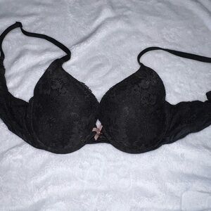 Victoria’s Secret Lace Push-Up Bra with Bow Detail